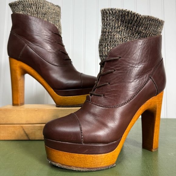 Chloe Wood Sole Lace-Front Platform Boots with Heathered Sock Lining *Italy* - Picture 11 of 13
